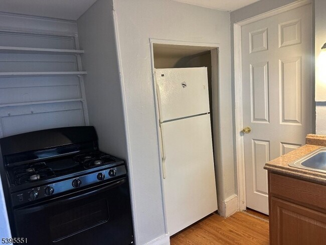 Photo - 98 Elm St Unidad 1