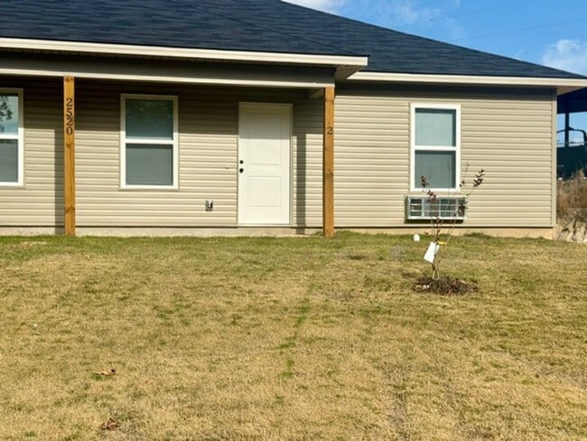 Photo - 2520 Hurricane Lake Rd Apartamento Unidad 1