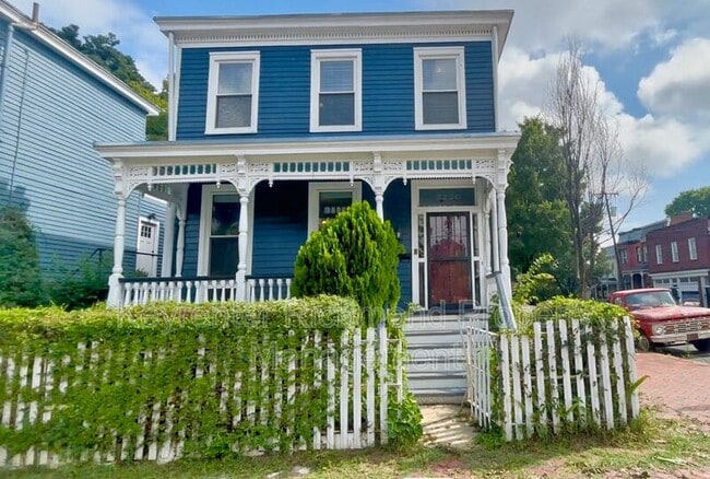 Building Photo - 2220 E Marshall St