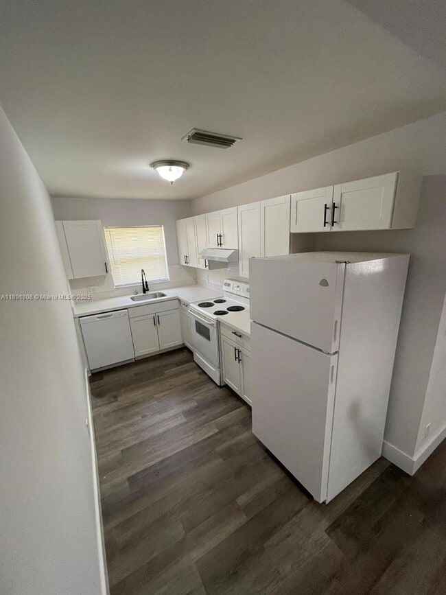 Photo - 5040 Sanctuary Way