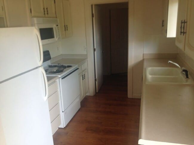 Photo - Thurston/East Springfield partially updated duplex