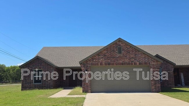 Building Photo - 14701 N 46th W Ave