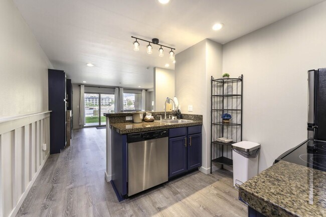 Photo - 322 W Woodin Ave