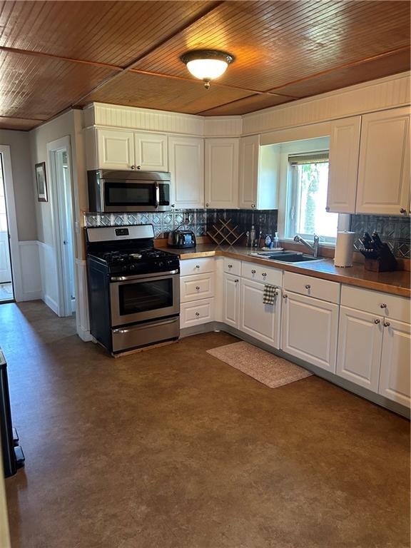 Photo - 272 Riverside St