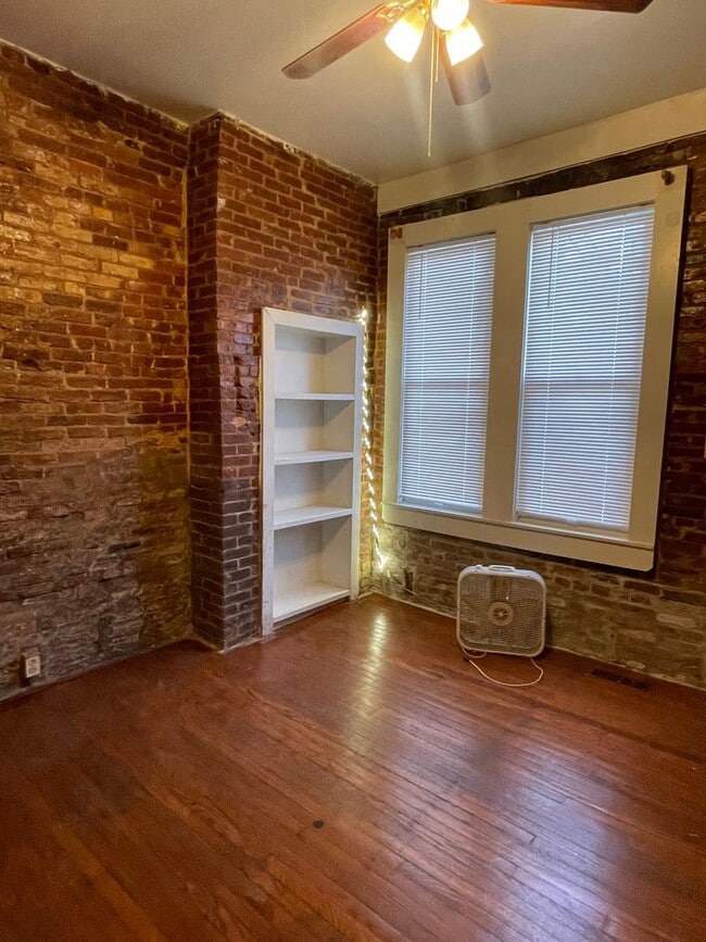 Photo - 2630 N Charles St Unidad 1