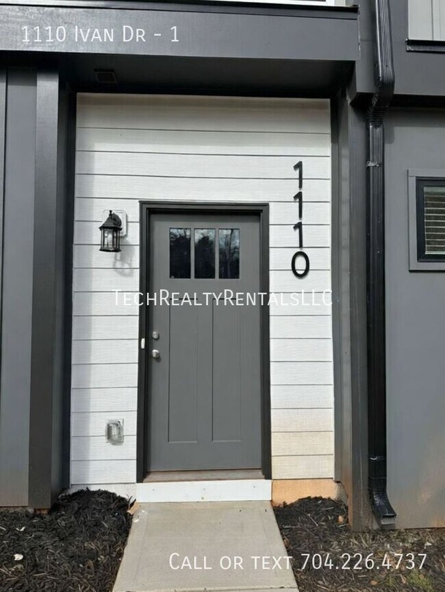 Photo - 1110 Ivan Dr