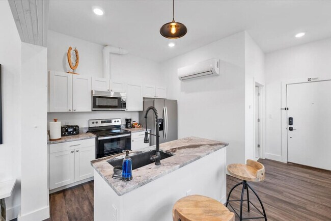 Photo - 18 W Elder St Unit ID1056098P