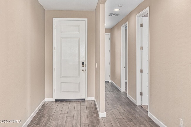 Photo - 707 W Hartford Ave