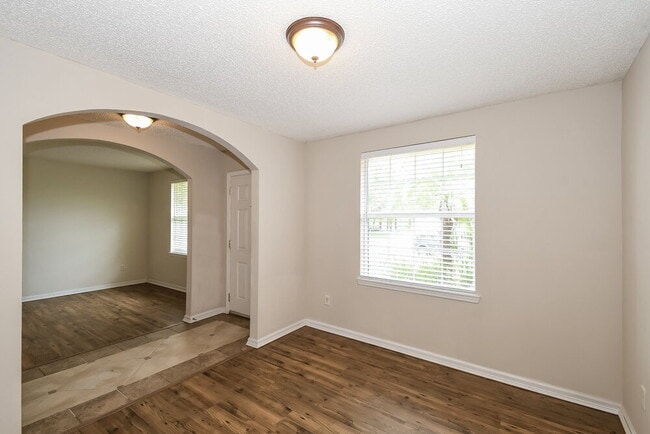 12710 Dunns View Dr
