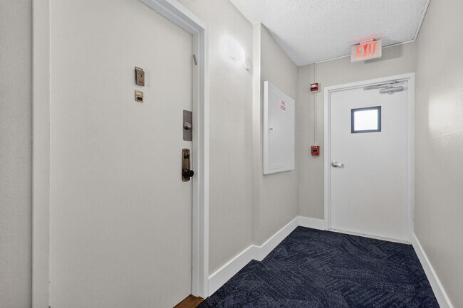 Photo - 2500 NE 135th St Unit C1011