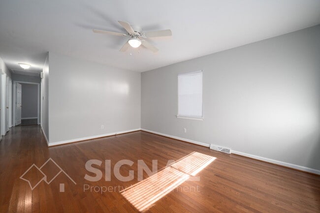 Photo - 2425 Circle Dr