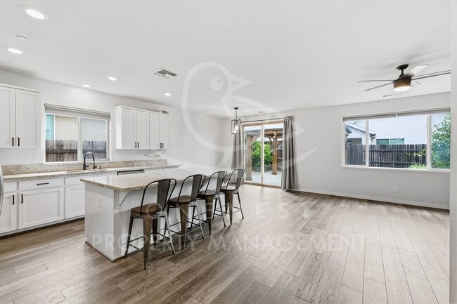 Photo - Stunning 4-bedroom, 3-bathroom single-level home in the desirable Edgewater community of Marysville