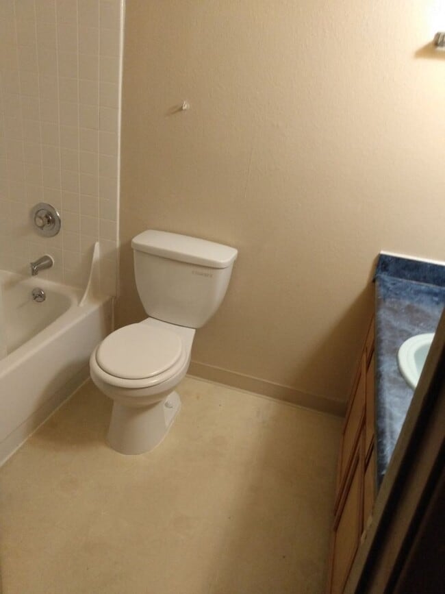 Photo - 2 bedroom 1 bathroom ground floor apartment - Granvue Apartments