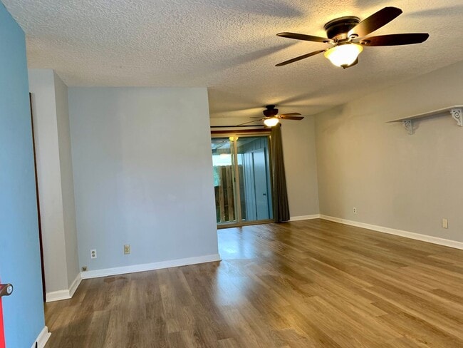 Photo - 310/312-Duplex Unidad 312