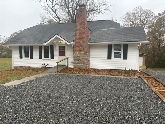 Newly remodeled house available now! - Newly remodeled house available now!
