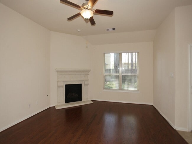 Photo - 15 Sawbridge Cir