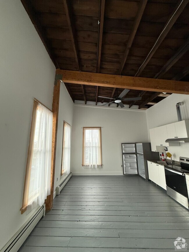 Building Photo - 508 State St Rental