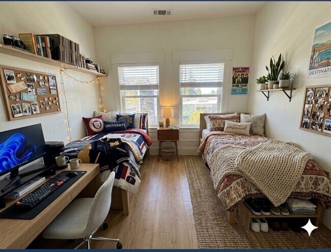 Photo - 2597 Telegraph Ave