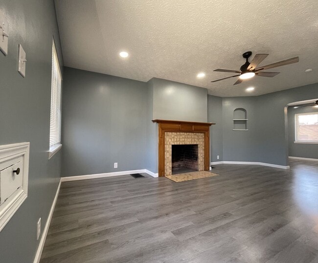 Photo - 1283 Linwood Ave