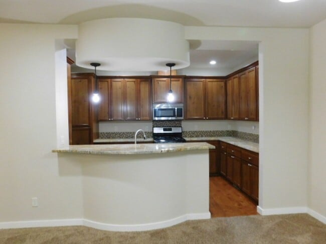 Photo - 3Bd/2.5Ba Two Story Townhouse - Available ...