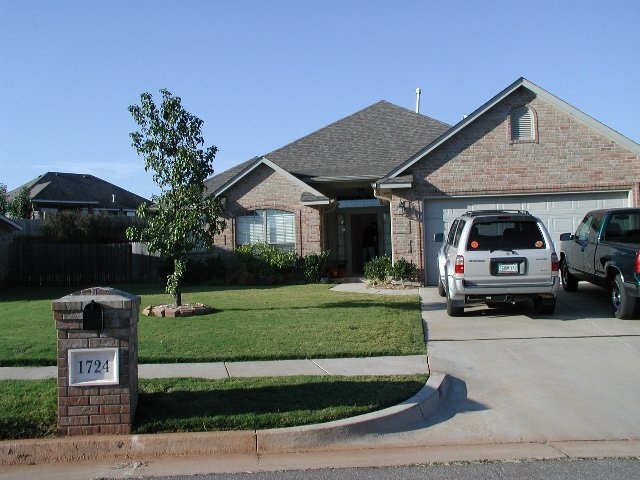 Photo - Gated Community with Pool, Park & Pond - Edmond North Schools