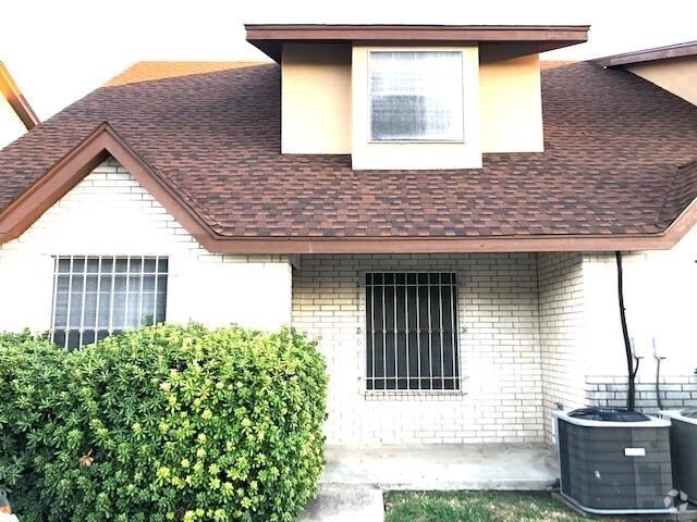 Building Photo - 8710 McPherson Rd Unit 1B Rental