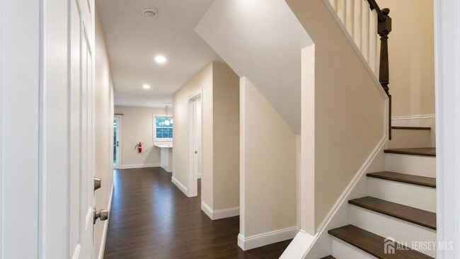 7 Maple St