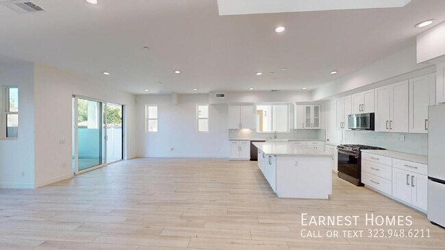 Photo - 8450 Camelia Ct