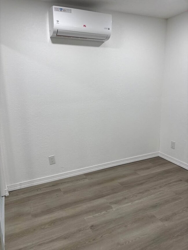 Photo - 4802 E Sligh Ave
