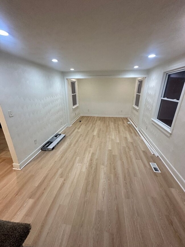 Photo - Fully renovated Cape Cod house!