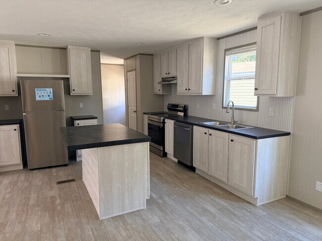 Photo - 118 Clara St