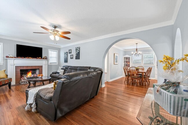 Photo - 805 W Ash St