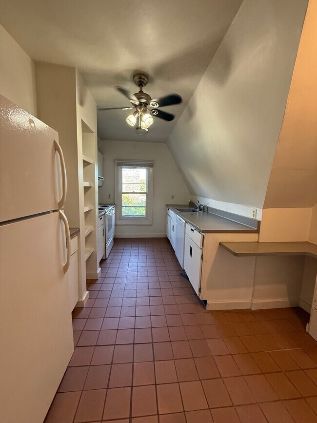 Photo - 805 W Ferry St Unidad 3rd Floor