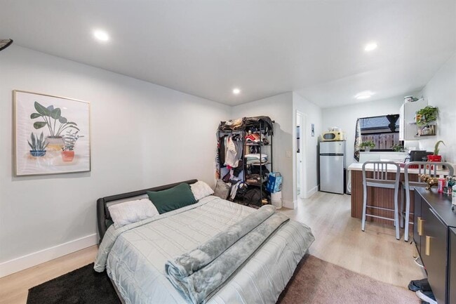 Photo - 901 NE 40th St Unit 2