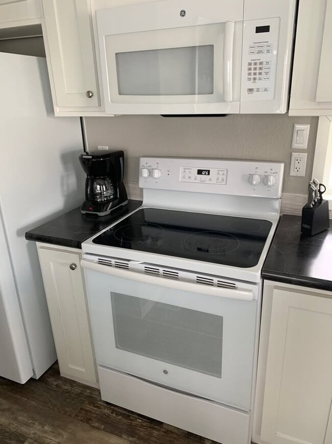 Photo - 2580 NE Indian River Dr Unit 4