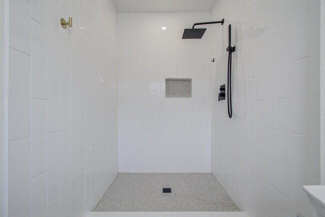 Photo - 9923 Antrim Ln