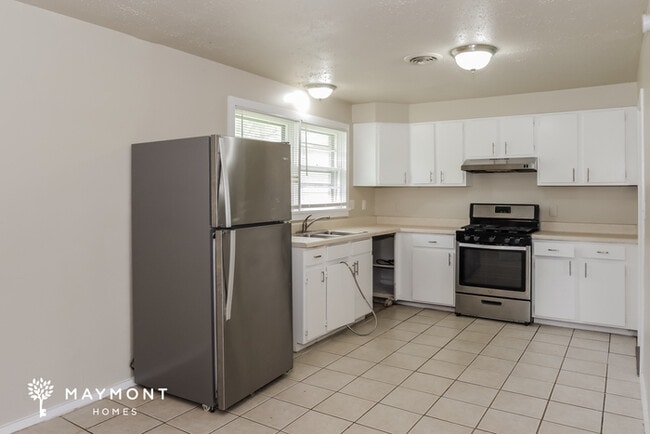 Photo - 111 Grant Dr