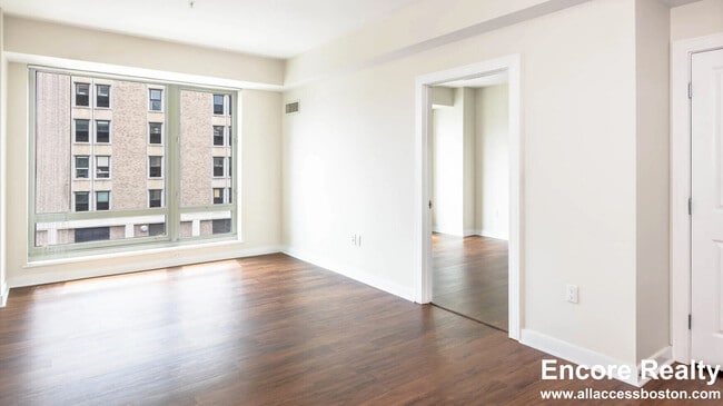 4 Emerson Pl Unit 1008