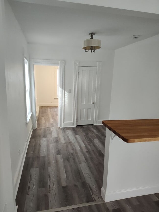 Photo - W. Hancock (282-284) Unidad 4