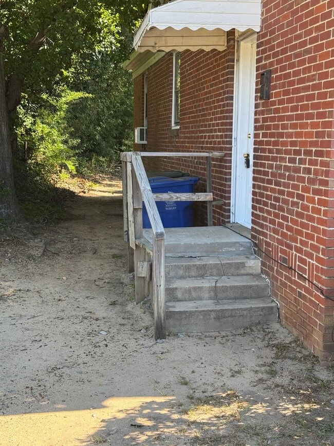 Photo - 1-BEDROOM UNIT AVAILABLE NOW!