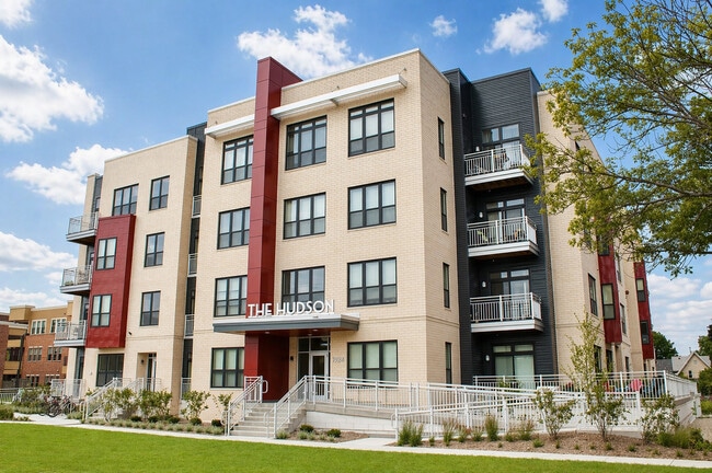 Building Photo - The Hudson