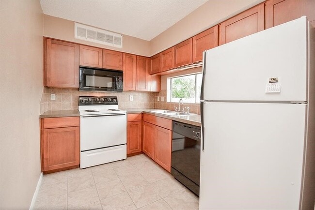 Photo - 10855 Meadowglen Ln Unit 721