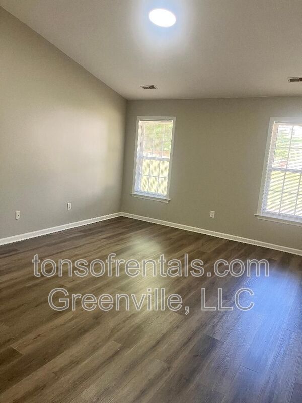 Photo - 7 Stonington Way