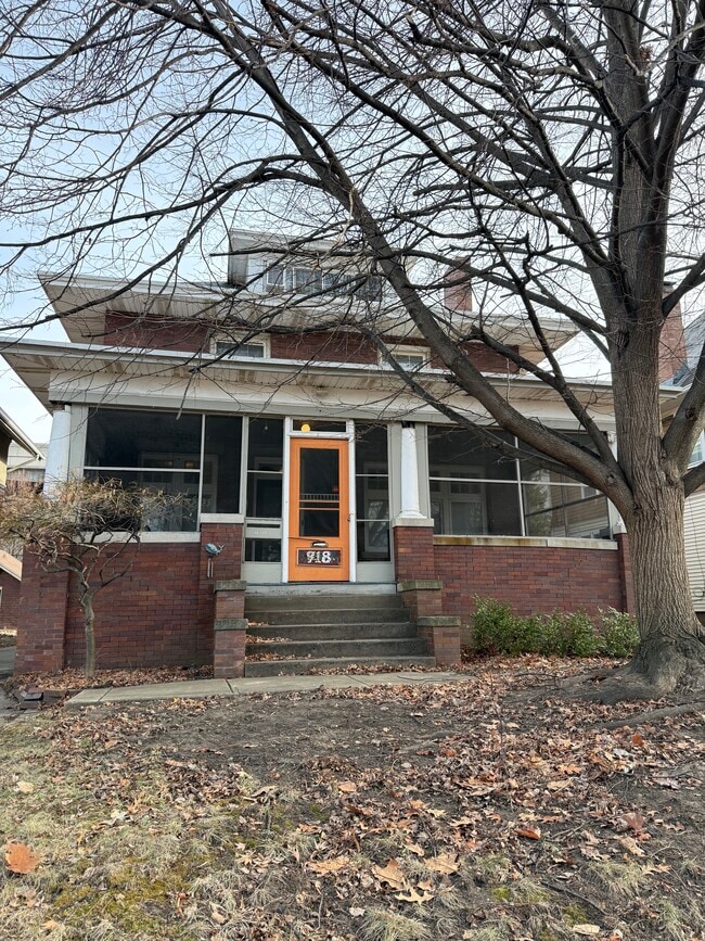 Building Photo - 918 N Cooper St