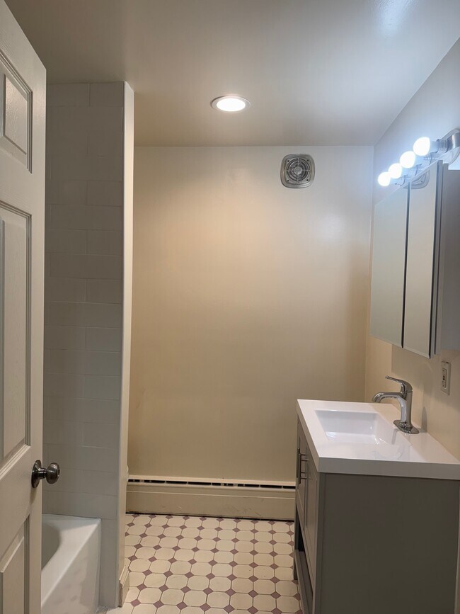 Photo - 1702 N Washington St