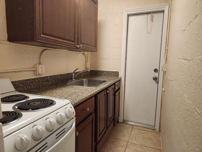 Photo - 620 20th St Unidad 4