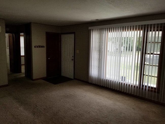 Photo - 2212 Ward St