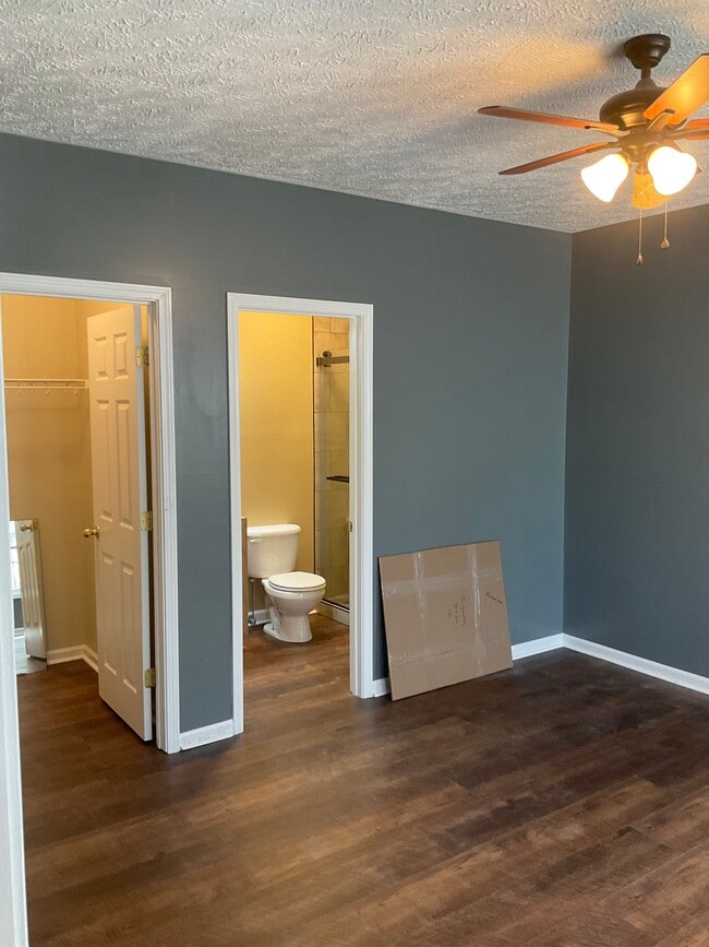 Photo - 114 Sutherland Dr