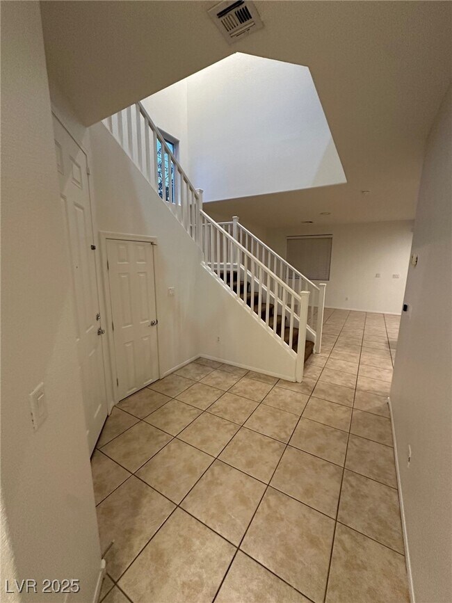 Photo - 972 Ambrosia Dr