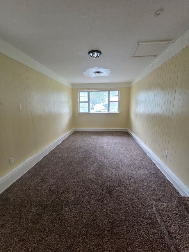 Photo - 4 bedroom 1.5 bathroom house!  HOUSING ACC...